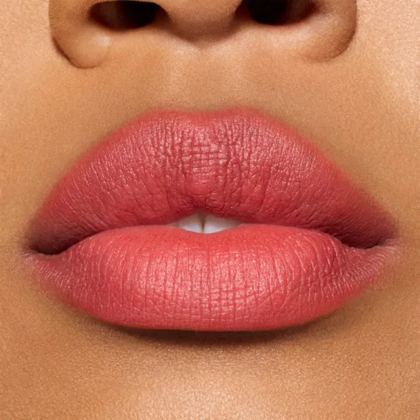 MAC Cosmetics Powder Kiss Hazy Matte matný rúž odtieň Dubonnet Buzz 3.5 g