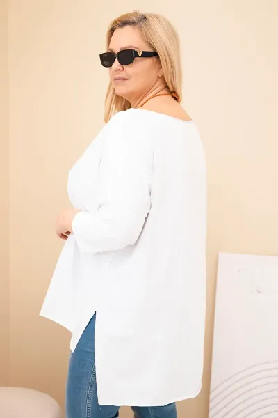 Plus size asymetrická blúzka s náhrdelníkom
