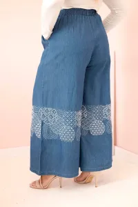 Legínovo Dámske rifle Plus Size so širokými nohavicami a etnickou výšivkou Farba: Džínsová, Veľkosť: UNI