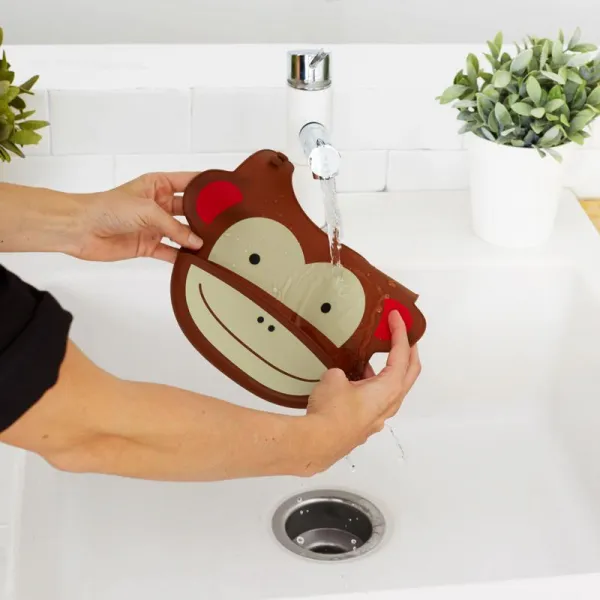SKIPHOP Silikónový podbradník Skip Hop Opička