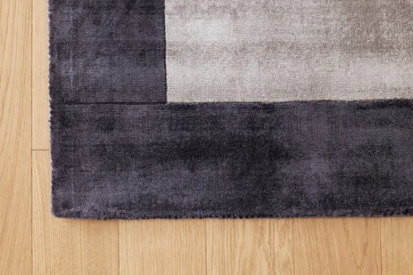 Koberec Blade Border Charcoal strieborný