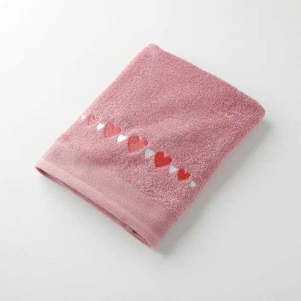 Kúpeľňový textil s výšivkou sŕdc