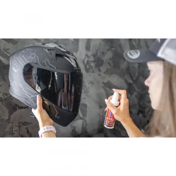 S100 Visor & Helmet Cleaner s utierkou z mikrovlákna