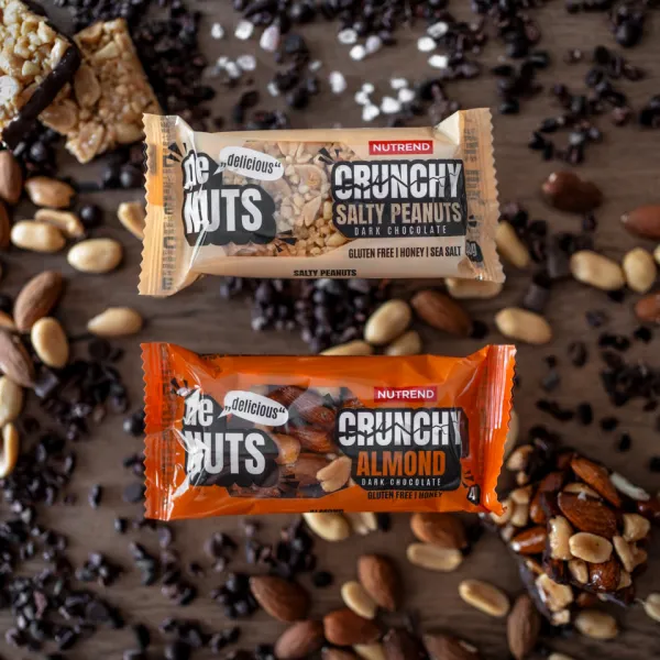 Nutrend DeNuts Crunchy 40g mandle v horkej čokoláde