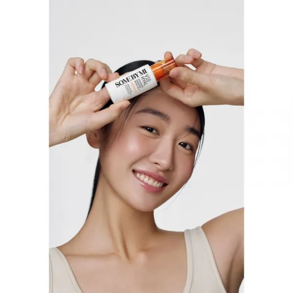 Some By Mi V10 Hyal Antioxidant Sunscreen intenzívny upokojujúci a ochranný krém SPF 50+ 40 ml