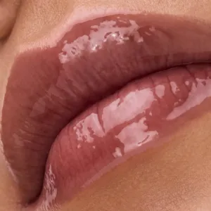 Catrice Peptide Bliss Glossy Lip Balm lesklý balzam na pery s peptidmi odtieň 050 Glazed & Gorgeous 10 ml