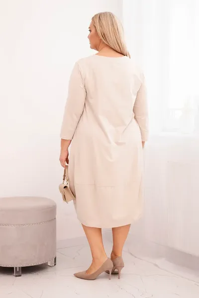 Plus size dámske šaty s vreckami béžové