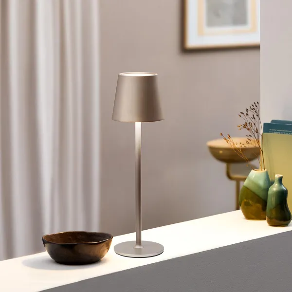 Die moderne Hausfrau Stmívatelná LED stolní lampa Stockholm