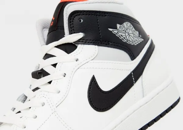 Air Jordan 1 Mid