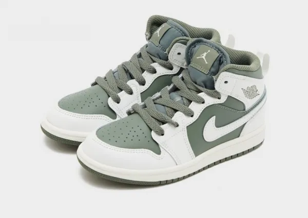 Jordan Air 1 Mid Bg