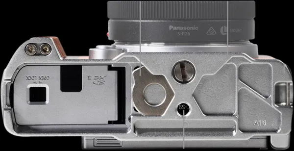 Rukoväť SmallRig 5052 v tvare L pre limitovanú edíciu Panasonic LUMIX S9 Orange