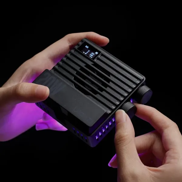Ulanzi Vreckové svetlo LE20 20W RGB, čierne 41823
