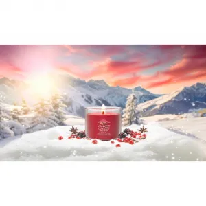 Yankee Candle Santa On Skis vonná sviečka Signature 122 g