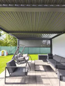 Bioklimatická pergola INTRO DUO 8x4 m k stene Rojaplast